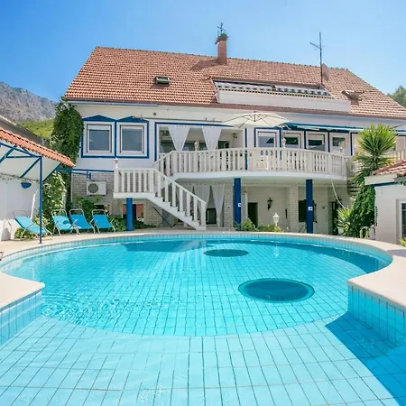 Apartment Family Friendly With A Swimming Pool Sumpetar, Omis - 21633 Sumpetar