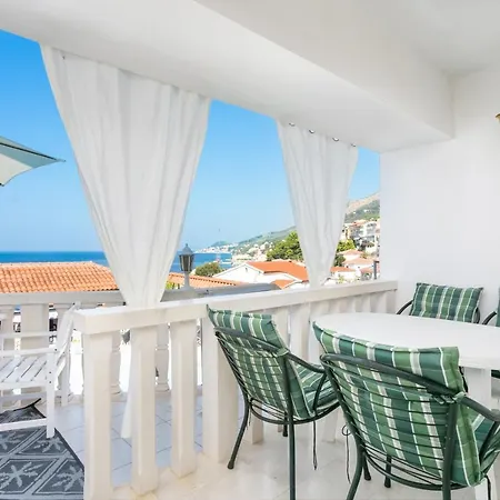 Apartment Family Friendly With A Swimming Pool Sumpetar, Omis - 21633 Sumpetar