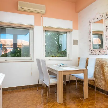 Apartment Family Friendly With A Swimming Pool Sumpetar, Omis - 21633 *
