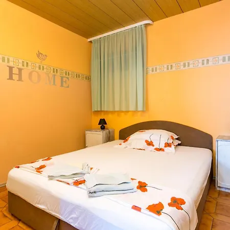 Family Friendly With A Swimming Pool Sumpetar, Omis - 21633 Apartment *