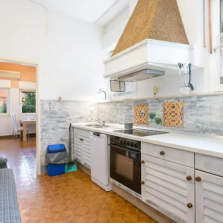 Apartment Family Friendly With A Swimming Pool Sumpetar, Omis - 21633 Sumpetar