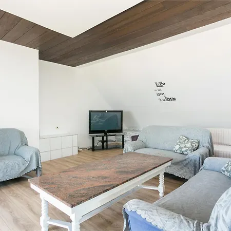 Apartment Family Friendly With A Swimming Pool Sumpetar, Omis - 21633 Sumpetar